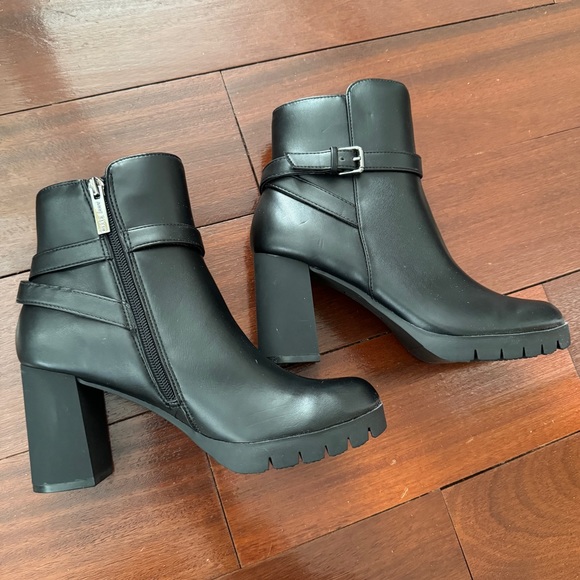 Anne Klein Hudson boot - Picture 2 of 7